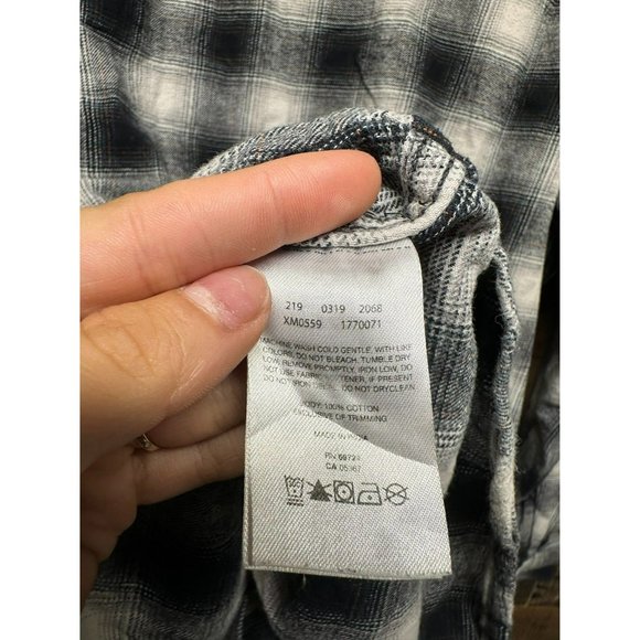 Columbia Men's Long Sleeve Button Up Size Small - Picture 4 of 4